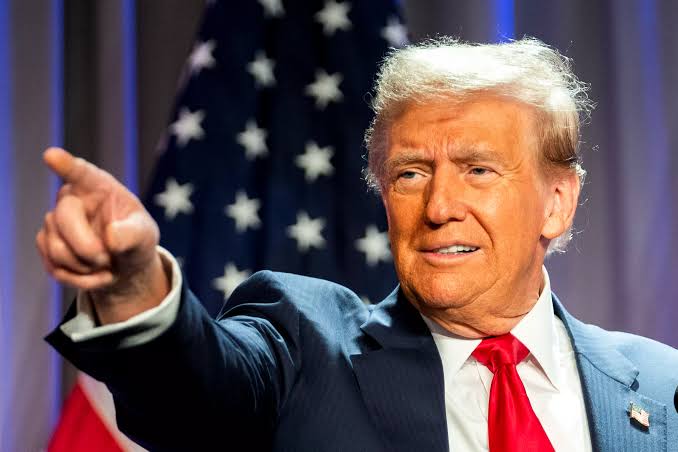 डोनाल्ड ट्रंप ने दी चीन को चेतावनी, कहा- ईरान को हथियार भेजने पर बड़ी समस्याएं झेलनी पड़ेंगी