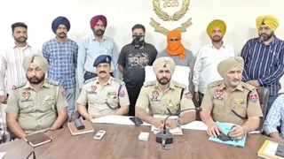 बटाला में पाकिस्तान से जुड़े ड्रग्स नेटवर्क का भंडाफोड़, 45 करोड़ की हेरोइन और हथियार सहित दो गिरफ्तार