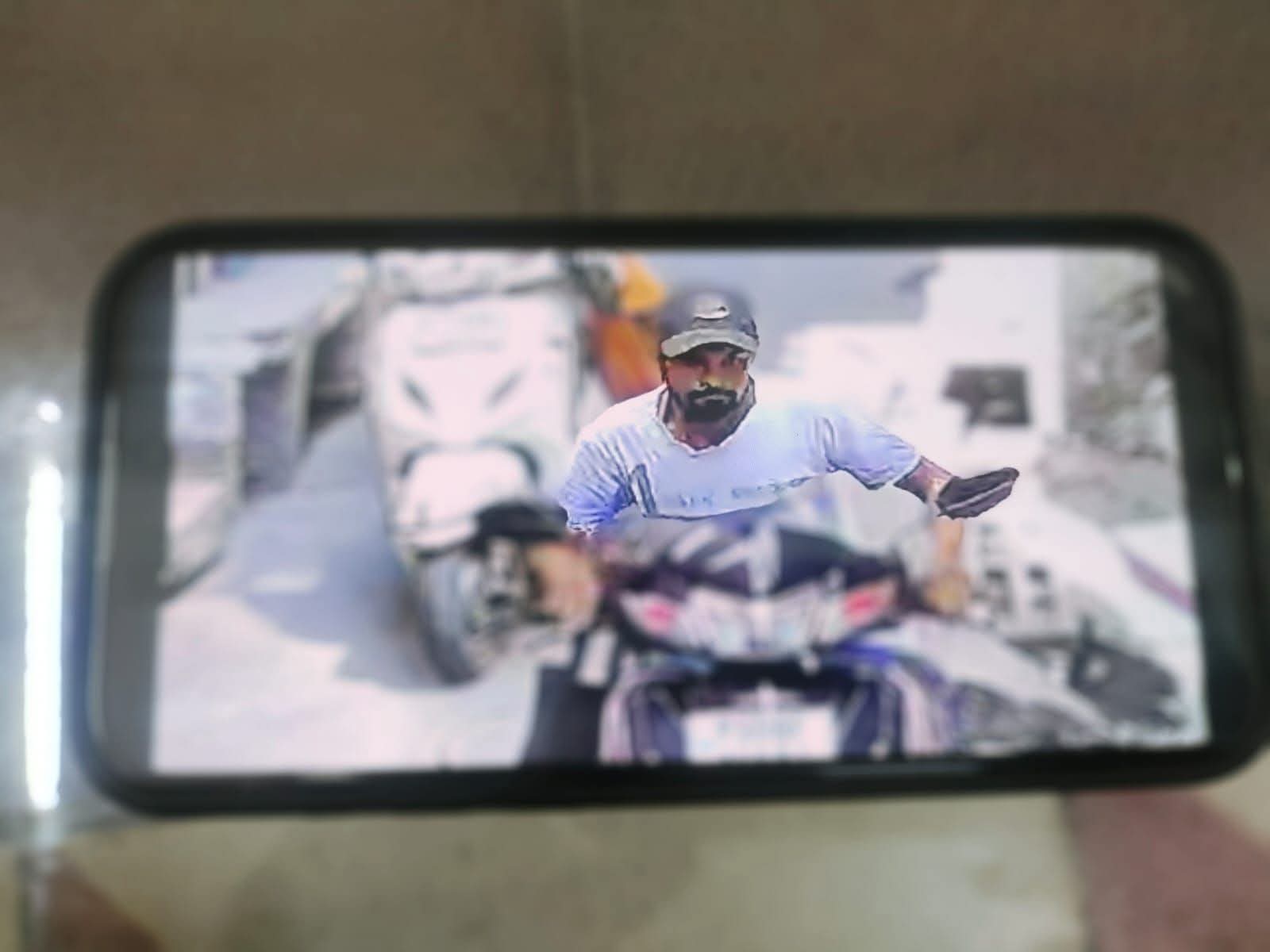 किला मोहल्ला से एक्टिवा चोरी कर फरार हुए चोर की वीडियो