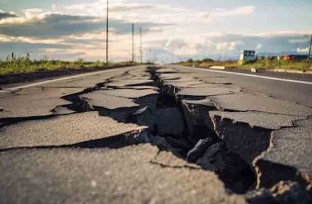 भूकंप के तेज झटकों से कांपी जम्मू -कश्मीर के डोडा  की घाटी, दहशत में लोग घरों से बाहर निकले