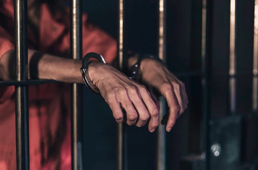 अवैध शराब के साथ एक युवक को एक्साइज विभाग की टीम ने किया काबू, एक फरार